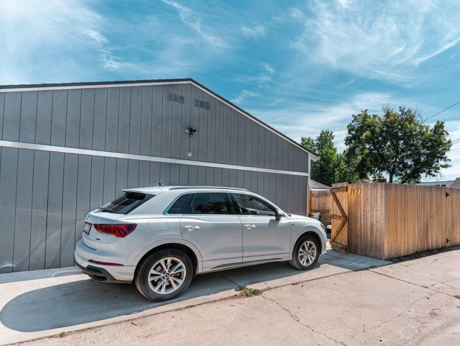 Beautiful Denver Carriage House Exterior photo